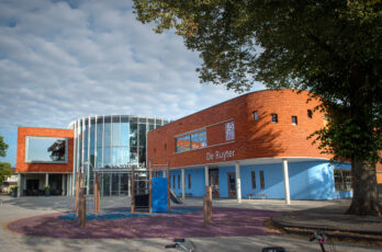 Village hall and primary school Weurt